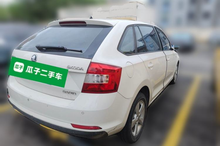 Used Skoda Rapid Spaceback 2014 1.6L Automatic Enjoyment Edition Rear Right 45 Deg