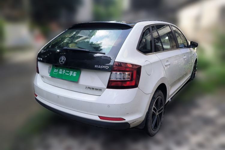 Used Skoda Rapid Spaceback 2014 1.6L Automatic Enjoyment Edition Rear Right 45 Deg