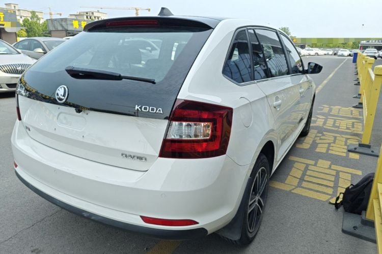 Used Skoda Rapid Spaceback 2014 1.4 TSI DSG Comfort Edition Rear Right 45 Deg