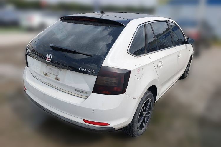 Used Skoda Rapid Spaceback 2014 1.6L Automatic Enjoyment Edition Rear Right 45 Deg