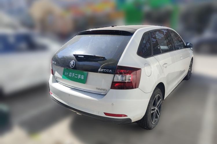 Used Skoda Rapid Spaceback 2014 1.4 TSI DSG Trend Edition Rear Right 45 Deg
