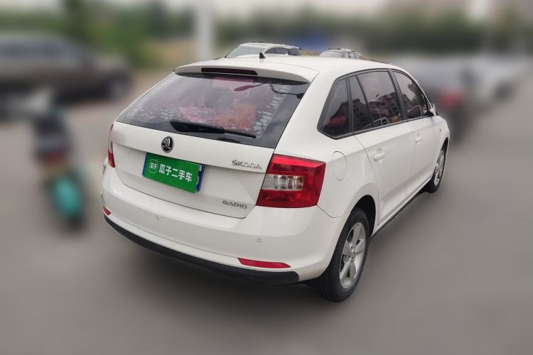 Used Skoda Rapid Spaceback 2014 1.6L Automatic Enjoyment Edition Rear Right 45 Deg