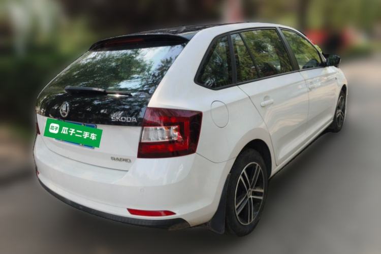 Used Skoda Rapid Spaceback 2014 1.6L Manual Enjoyment Edition Rear Right 45 Deg