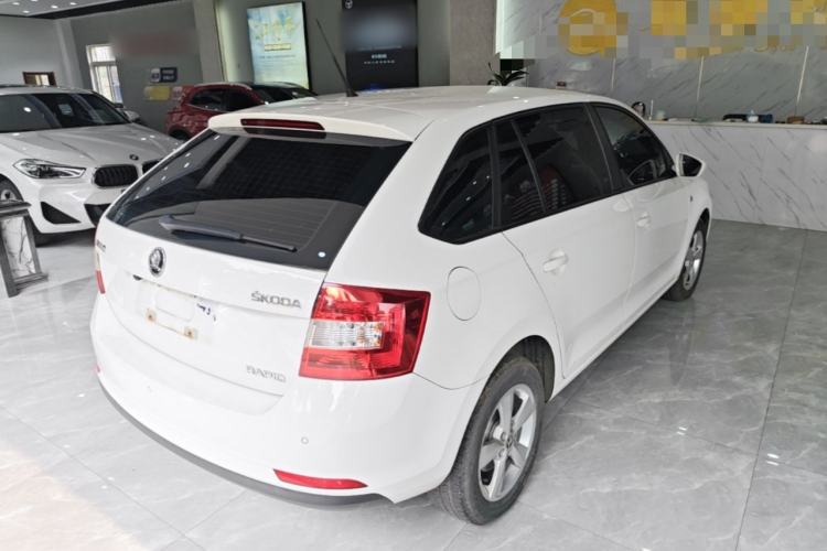 Used Skoda Rapid Spaceback 2014 1.6L Automatic Enjoyment Edition Rear Right 45 Deg