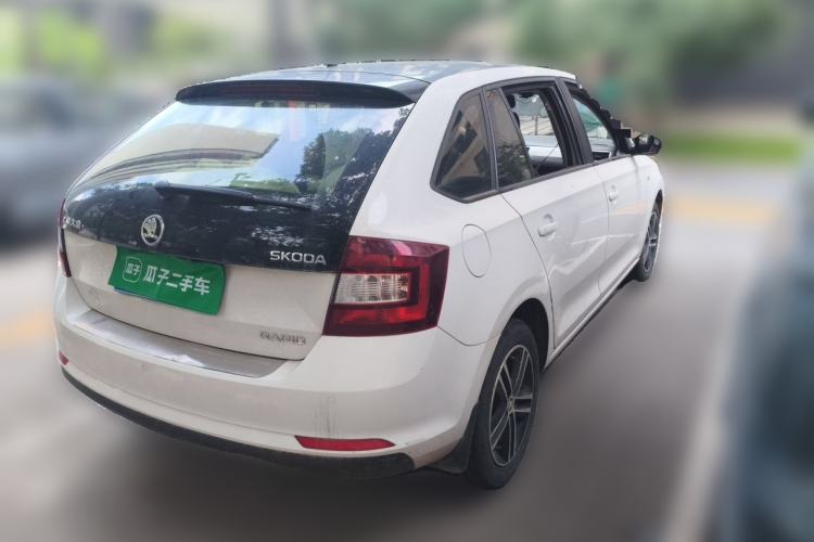 Used Skoda Rapid Spaceback 2014 1.6L Manual Enjoyment Edition Rear Right 45 Deg