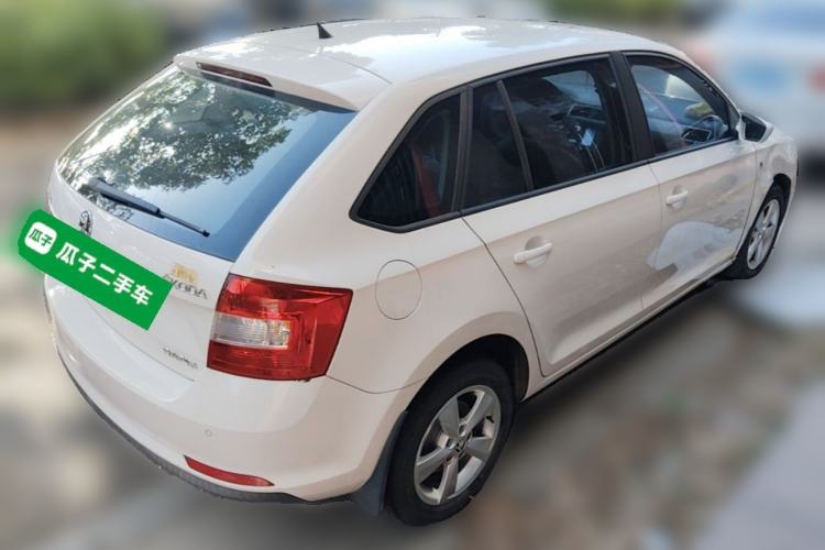 Used Skoda Rapid Spaceback 2014 1.6L Automatic Enjoyment Edition Rear Right 45 Deg