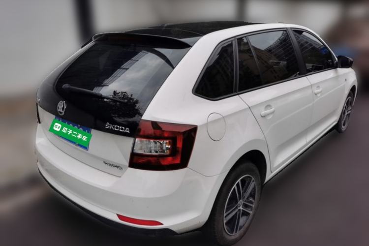 Used Skoda Rapid Spaceback 2014 1.6L Automatic Enjoyment Edition Rear Right 45 Deg