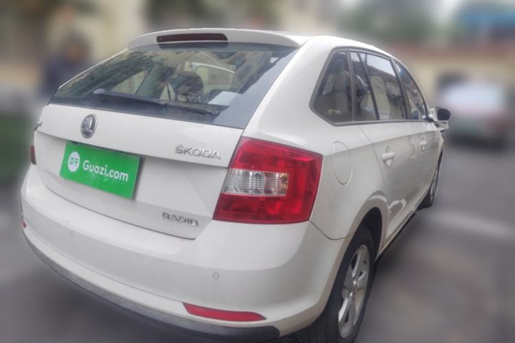 Used Skoda Rapid Spaceback 2014 1.6L Automatic Enjoyment Edition Rear Right 45 Deg
