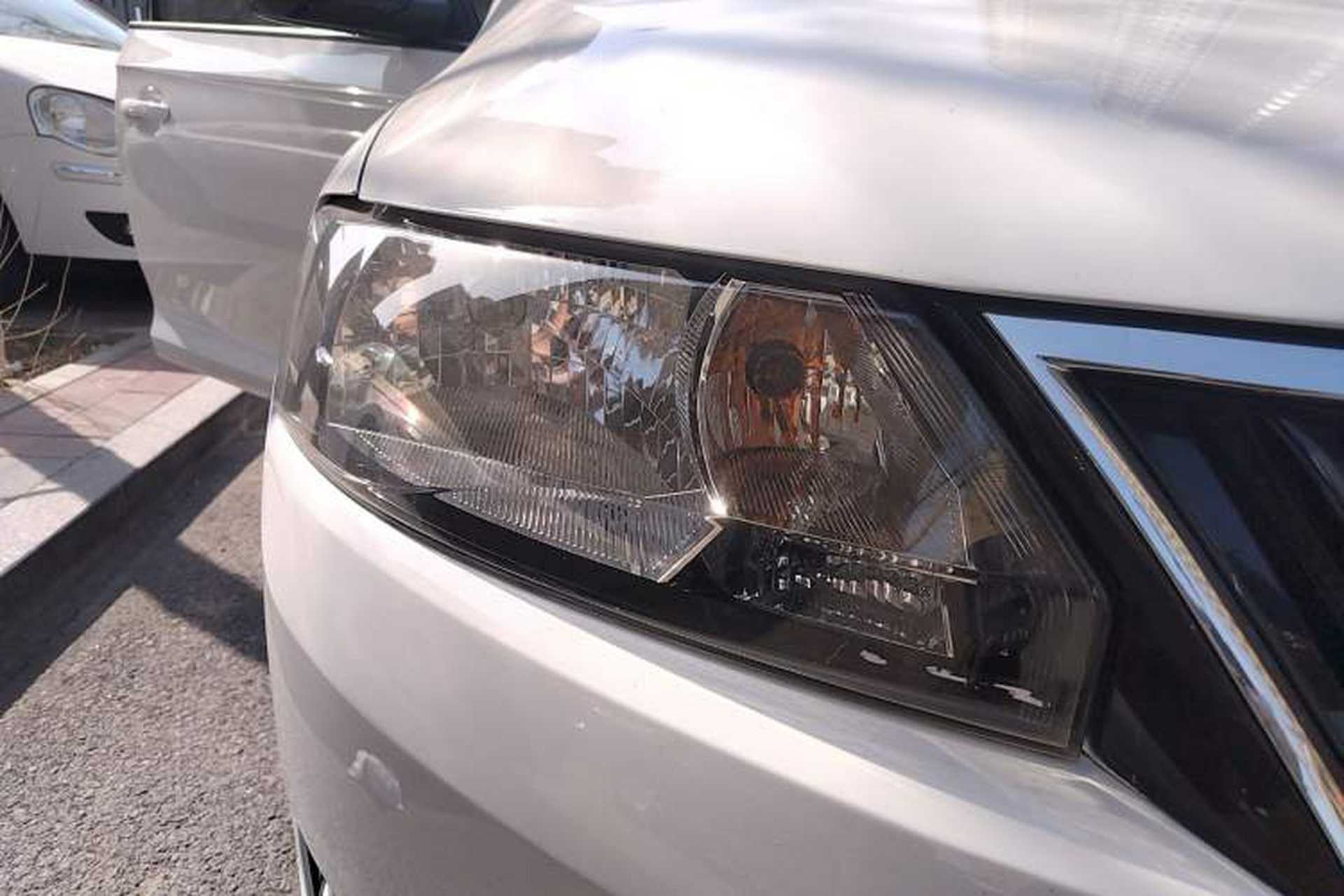 Used Skoda Rapid Spaceback 2014 1.6L Manual Enjoyment Edition Right Front Headlight