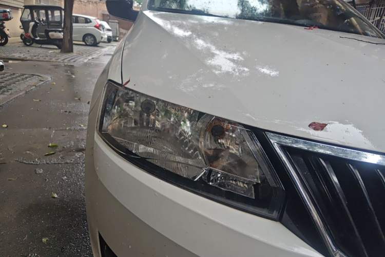 Used Skoda Rapid Spaceback 2014 1.6L Automatic Enjoyment Edition Right Front Headlight