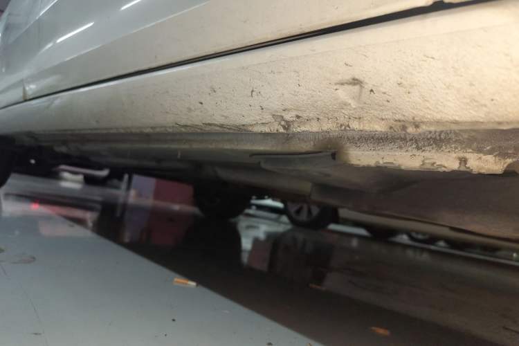 Used Skoda Rapid Spaceback 2014 1.6L Automatic Enjoyment Edition Right Side Sill
