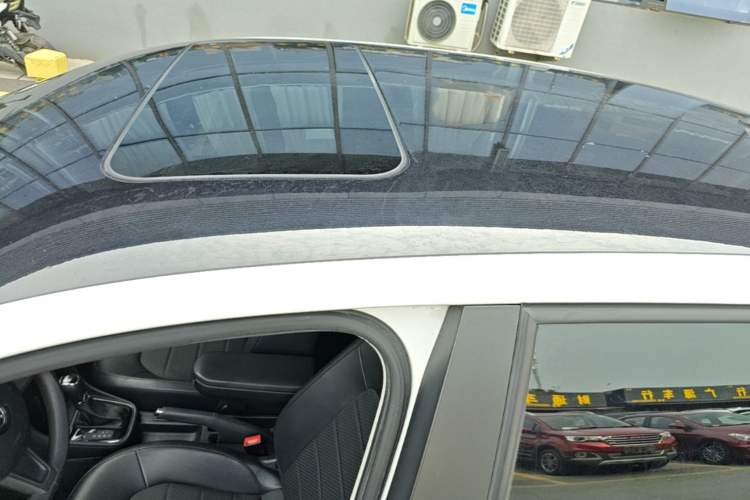 Used Skoda Rapid Spaceback 2014 1.4 TSI DSG Comfort Edition Roof