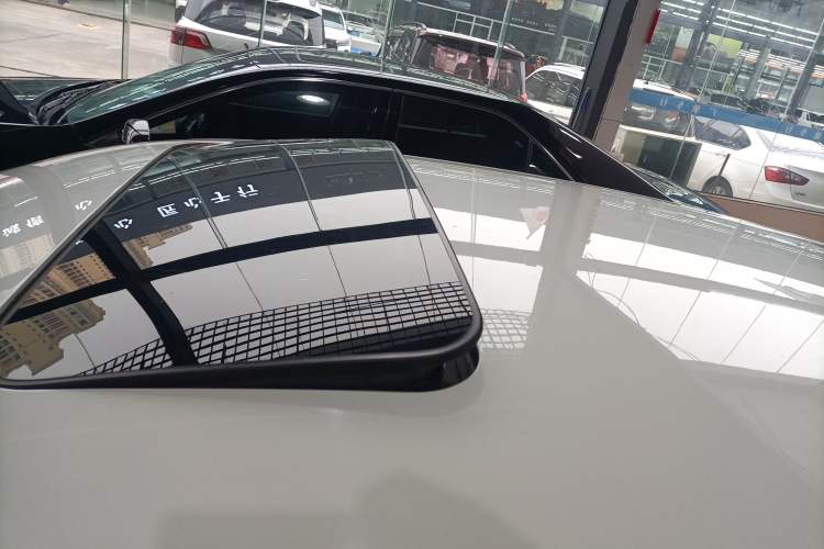 Used Skoda Rapid Spaceback 2014 1.6L Automatic Enjoyment Edition Roof