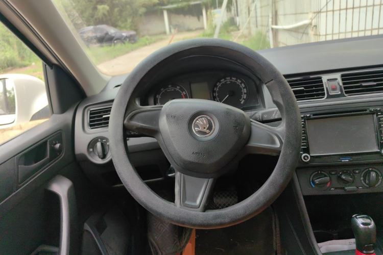 Used Skoda Rapid Spaceback 2014 1.6L Automatic Enjoyment Edition Steering Wheel