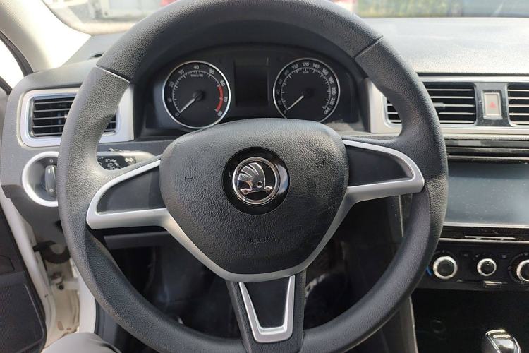 Used Skoda Rapid Spaceback 2014 1.6L Automatic Enjoyment Edition Steering Wheel