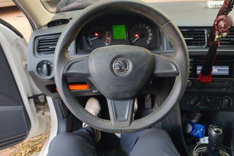Used Skoda Rapid Spaceback 2014 1.6L Automatic Enjoyment Edition Steering Wheel