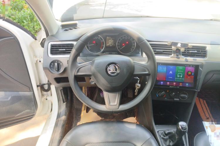 Used Skoda Rapid Spaceback 2014 1.6L Manual Enjoyment Edition Steering Wheel