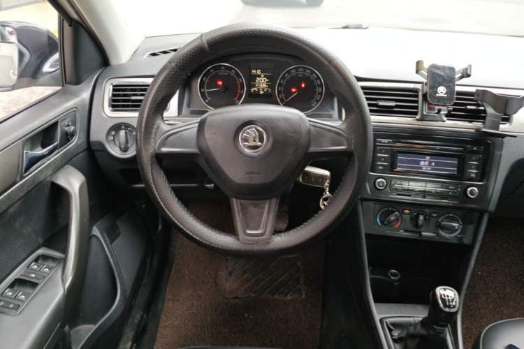 Used Skoda Rapid Spaceback 2014 1.6L Manual Enjoyment Edition Steering Wheel