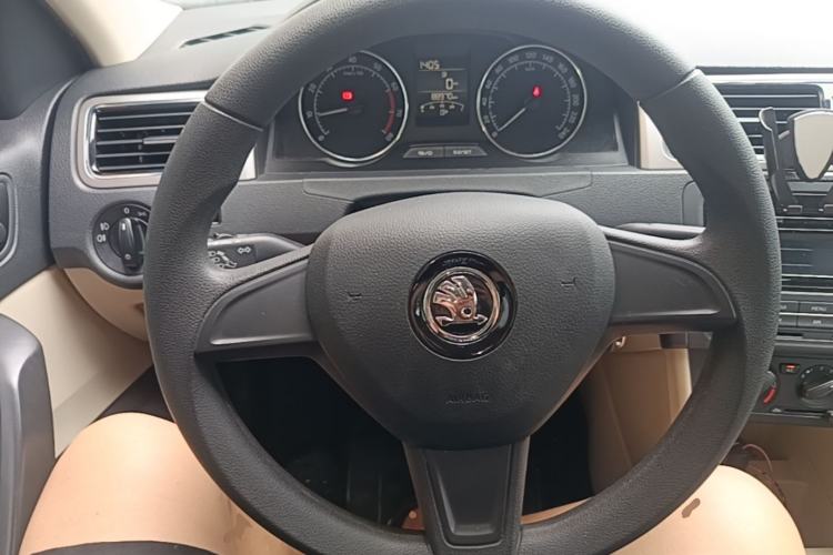 Used Skoda Rapid Spaceback 2014 1.6L Manual Enjoyment Edition Steering Wheel