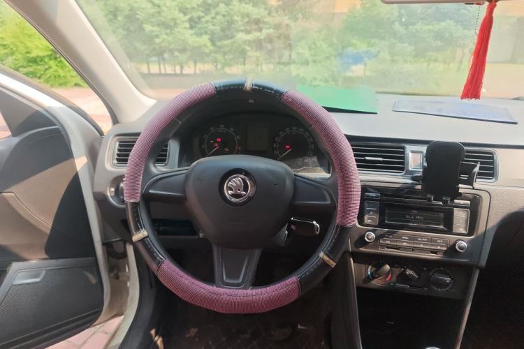 Used Skoda Rapid Spaceback 2014 1.6L Manual Enjoyment Edition Steering Wheel