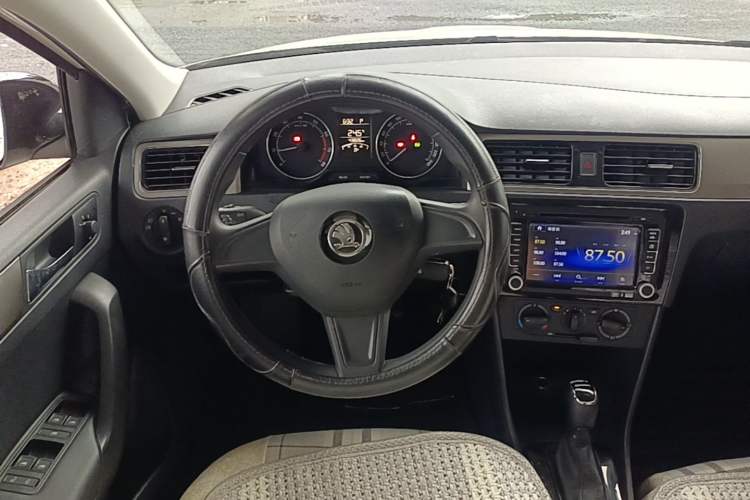 Used Skoda Rapid Spaceback 2014 1.6L Automatic Enjoyment Edition Steering Wheel