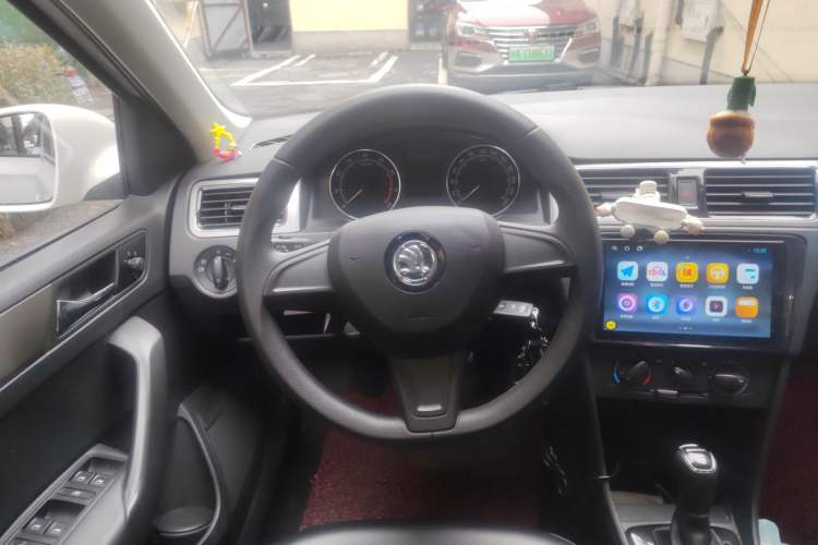 Used Skoda Rapid Spaceback 2014 1.6L Automatic Enjoyment Edition Steering Wheel