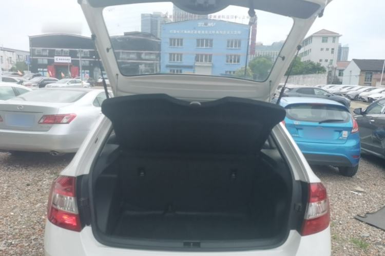 Used Skoda Rapid Spaceback 2014 1.4TSI DSG Enjoyment Edition Trunk