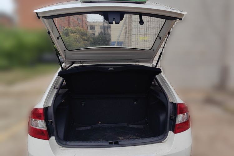 Used Skoda Rapid Spaceback 2014 1.6L Automatic Enjoyment Edition Trunk