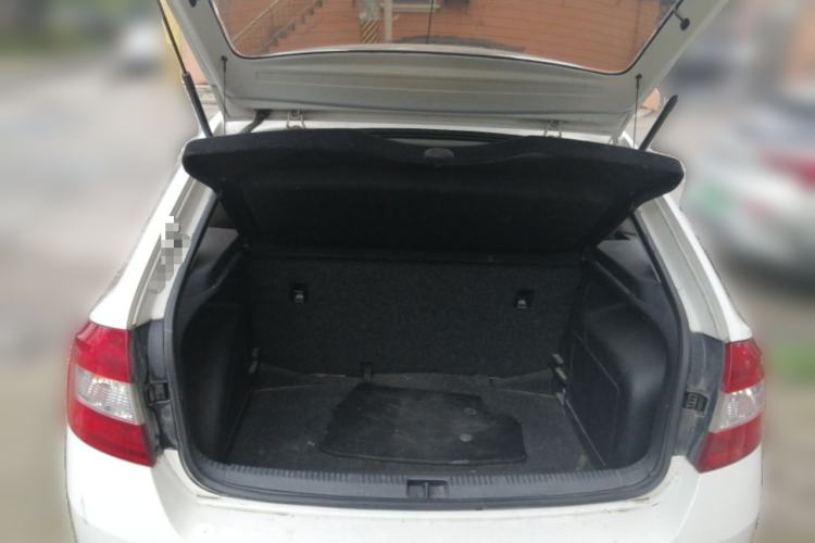 Used Skoda Rapid Spaceback 2014 1.6L Automatic Enjoyment Edition Trunk
