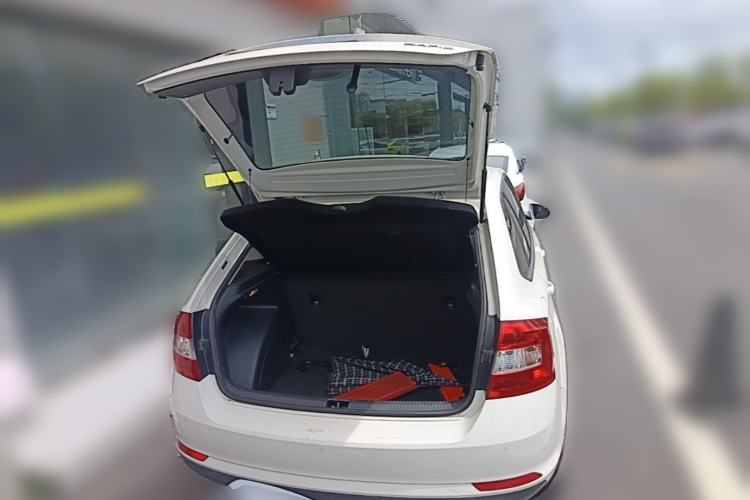 Used Skoda Rapid Spaceback 2014 1.6L Manual Enjoyment Edition Trunk