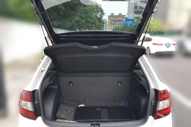 Used Skoda Rapid Spaceback 2014 1.6L Automatic Enjoyment Edition Trunk
