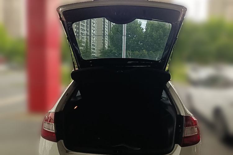 Used Skoda Rapid Spaceback 2014 1.6L Automatic Enjoyment Edition Trunk
