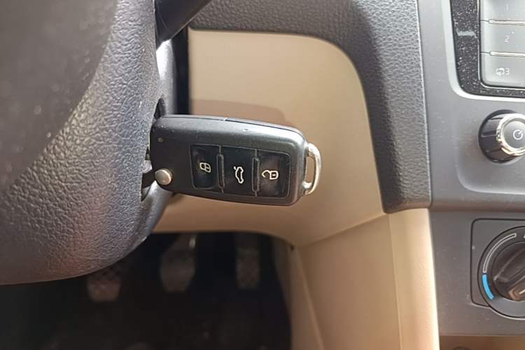 Used Skoda Rapid Spaceback 2014 1.6L Manual Enjoyment Edition Vehicle Key