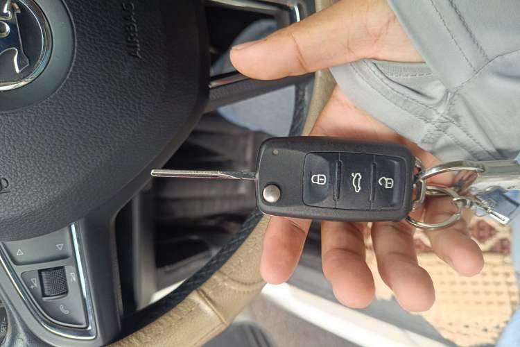Used Skoda Rapid Spaceback 2014 1.6L Automatic Enjoyment Edition Vehicle Key