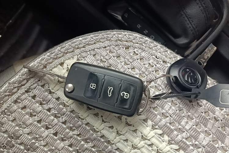 Used Skoda Rapid Spaceback 2014 1.6L Automatic Enjoyment Edition Vehicle Key