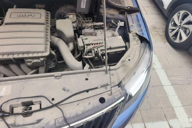 Used Skoda Rapid Spaceback 2016 Revised Version 1.6L Automatic Front-Drive Edition Engine Bay Left