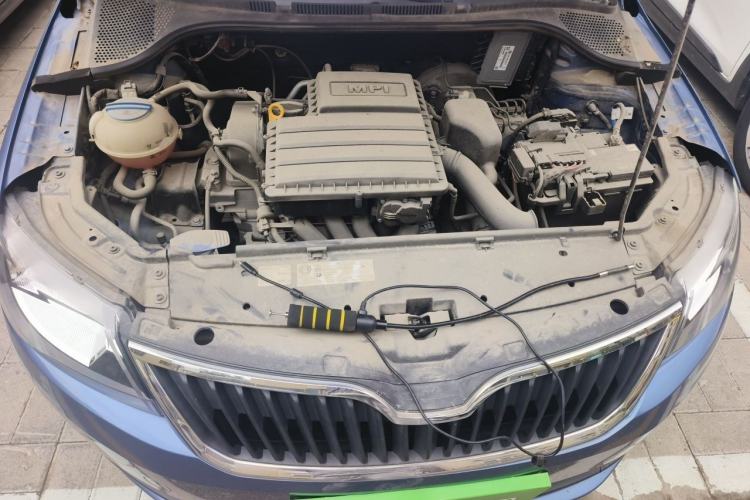 Used Skoda Rapid Spaceback 2016 Revised Version 1.6L Automatic Front-Drive Edition Engine Bay