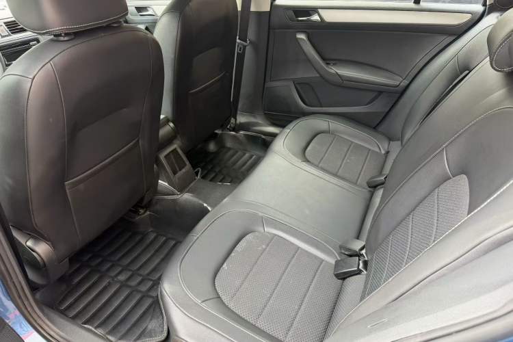 Used Skoda Rapid Spaceback 2016 1.6L Manual Trend Edition Interior 4