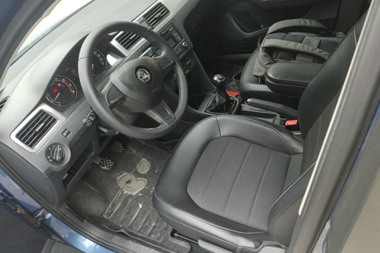 Used Skoda Rapid Spaceback 2016 1.6L Manual Trend Edition Left Front Seat