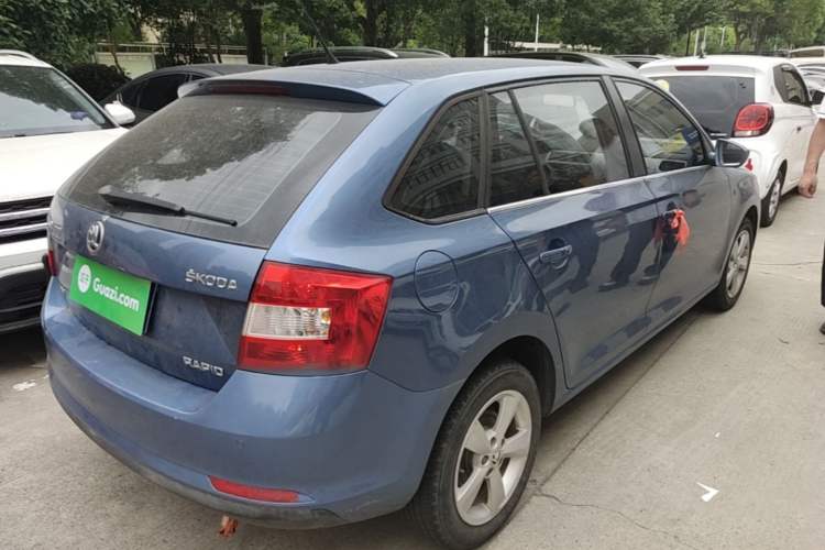 Used Skoda Rapid Spaceback 2016 1.6L Manual Trend Edition Rear Right 45 Deg