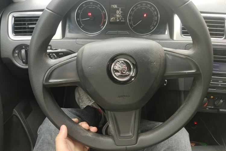 Used Skoda Rapid Spaceback 2016 1.6L Manual Trend Edition Steering Wheel