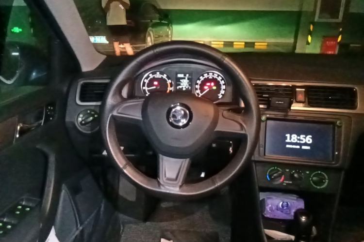 Used Skoda Rapid Spaceback 2016 Revised 1.6L Automatic Chuanxing Version Steering Wheel