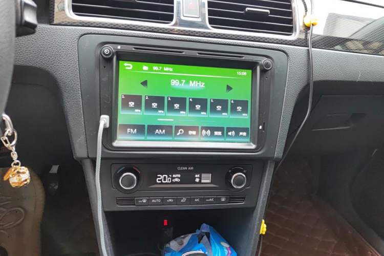 Used Skoda Rapid Spaceback 2016 Revised 1.6L Automatic Smart Drive Version Audio And AC Panel