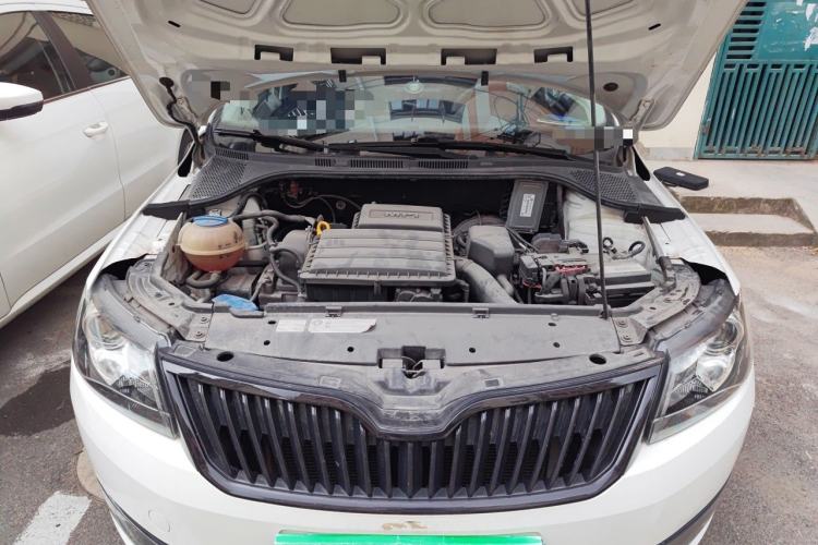 Used Skoda Rapid Spaceback 2016 Revised 1.6L Automatic Smart Drive Version Engine Bay