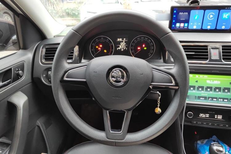 Used Skoda Rapid Spaceback 2016 Revised 1.6L Automatic Smart Drive Version Steering Wheel