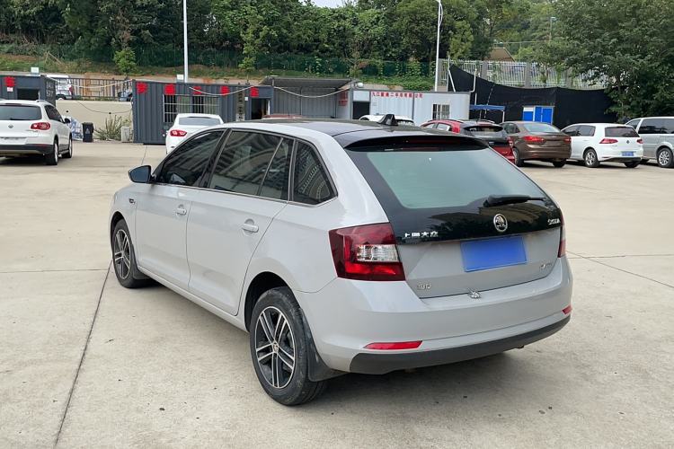 Used Skoda Rapid Spaceback 2016 1.6L Automatic Smart Drive Edition Exterior 5