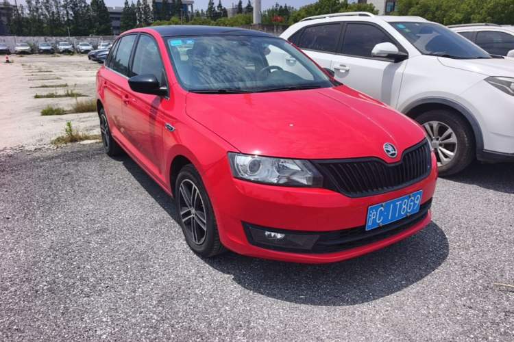 Used Skoda Rapid Spaceback 2016 Revised 1.6L Automatic Smart Drive Version Front Right 45 Deg