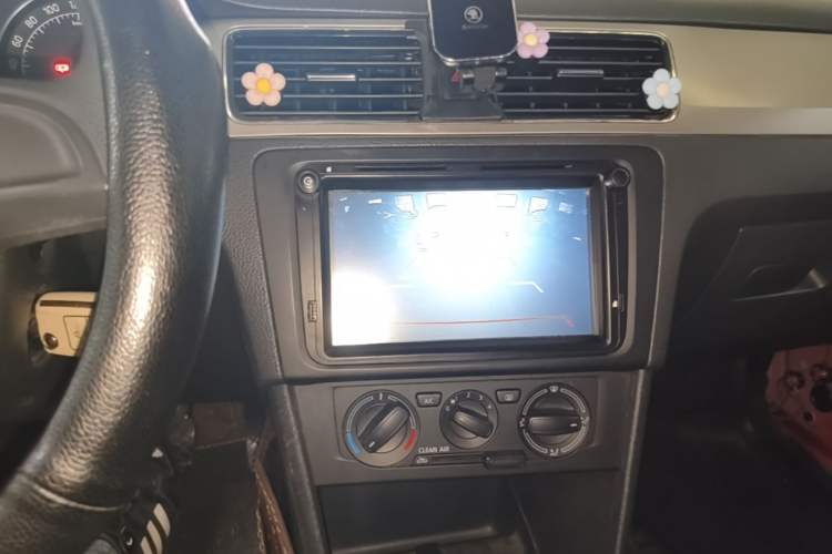 Used Skoda Rapid Spaceback 2016 Revised 1.6L Automatic Chuanxing Version Audio And AC Panel