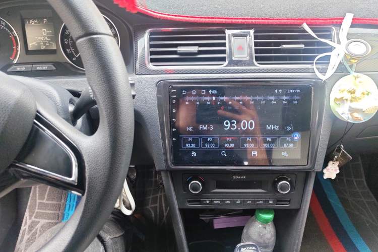 Used Skoda Rapid Spaceback 2016 1.6L Automatic Smart Drive Edition Audio And AC Panel