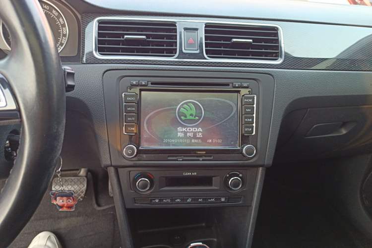 Used Skoda Rapid Spaceback 2016 1.6L Automatic Smart Drive Edition Audio And AC Panel